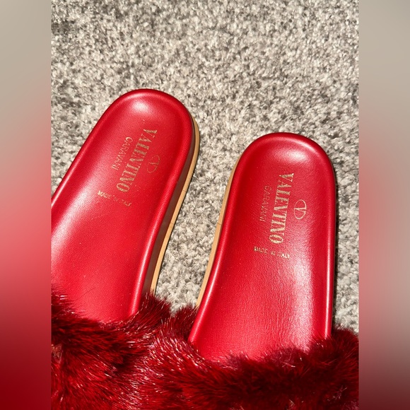 Valentino slides 37.5 like new - Picture 2 of 3